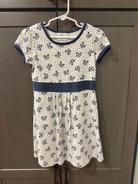 Hanna Andersson White Dress with Navy Floral Print girls size 5